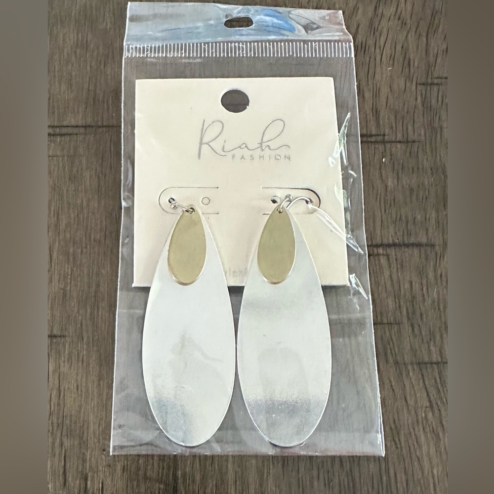 NWOT Silver & Gold Fashion Dangle Drop Earrings  2.25 in